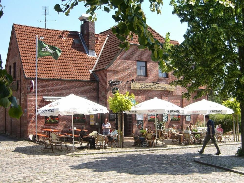Dorfkrug Grabau Hotell Exteriör bild