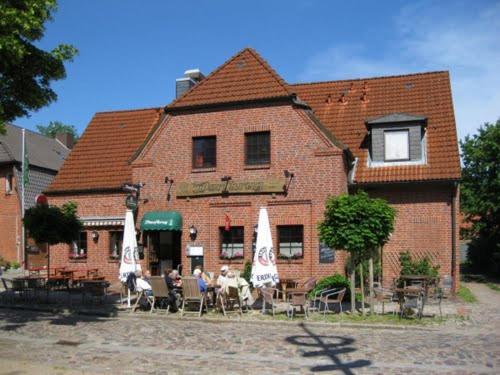 Dorfkrug Grabau Hotell Exteriör bild
